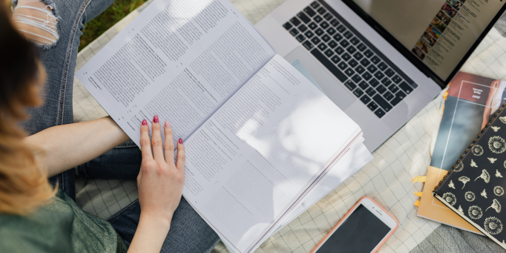 ¿Cuándo empiezan las universidades en España? ¿Cuándo tengo que comenzar con el papeleo para ir a estudiar? 6 ASISA - International student ¿Cuándo empiezan las universidades en España? ¿Cuándo tengo que comenzar con el papeleo para ir a estudiar?